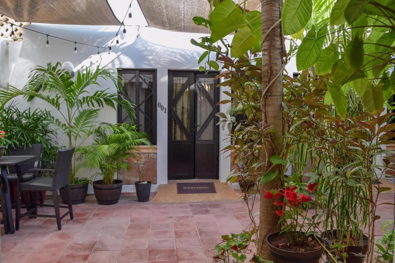 Hotel Bucaneros Isla Mujeres Eksteriør billede