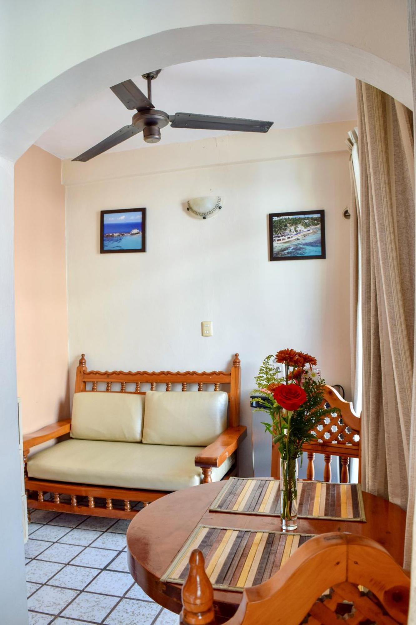 Hotel Bucaneros Isla Mujeres Eksteriør billede