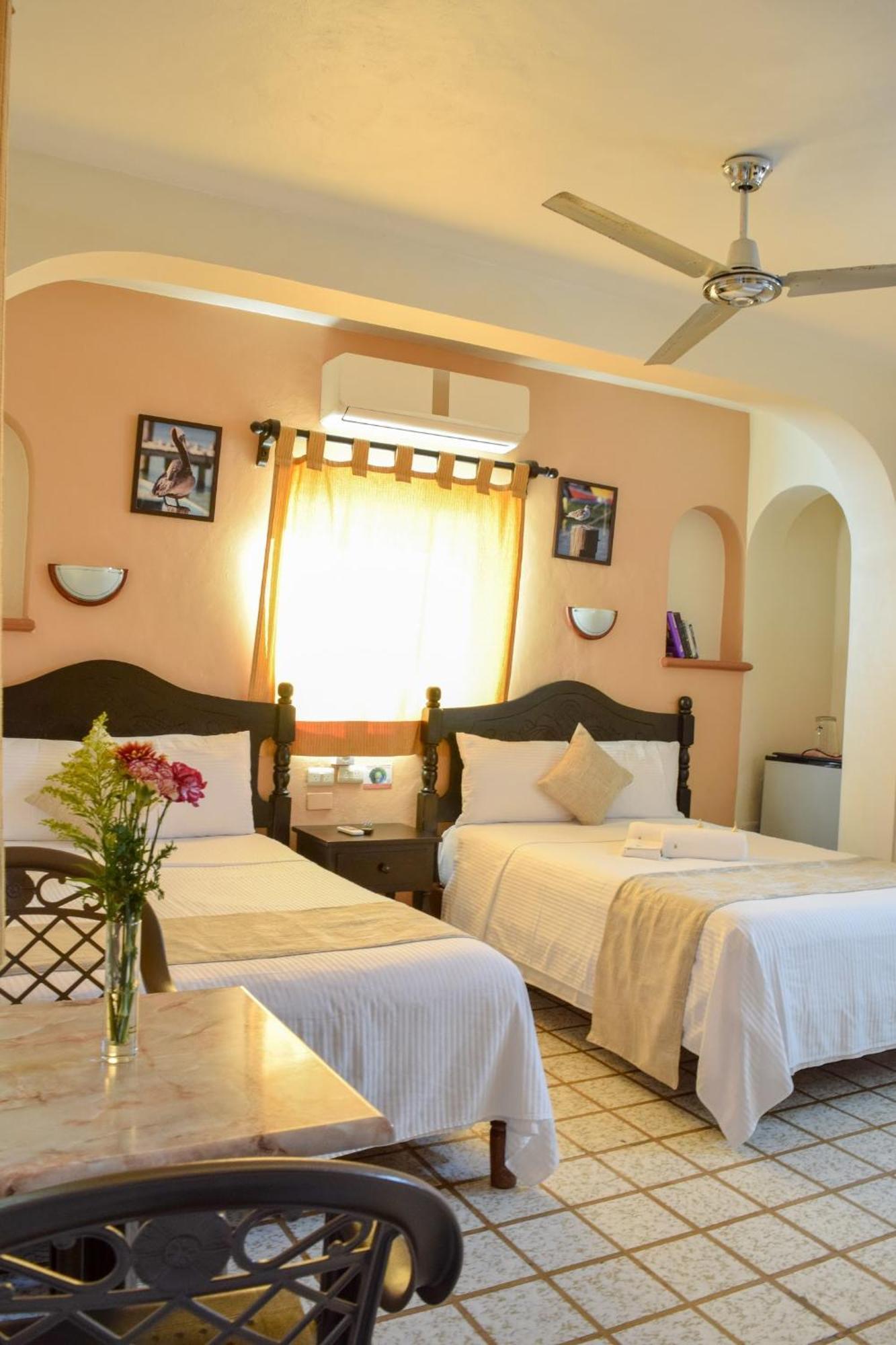 Hotel Bucaneros Isla Mujeres Eksteriør billede