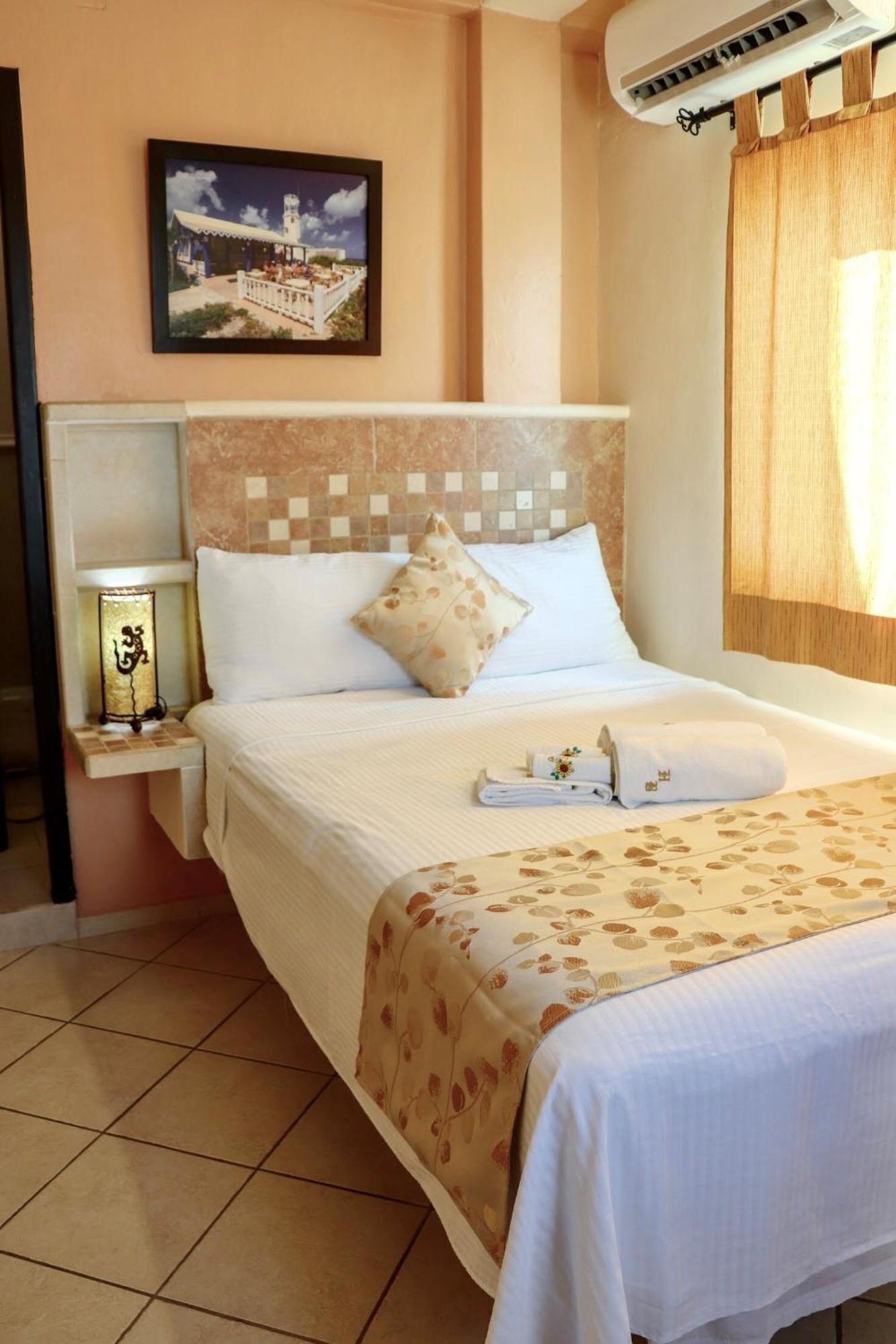 Hotel Bucaneros Isla Mujeres Eksteriør billede